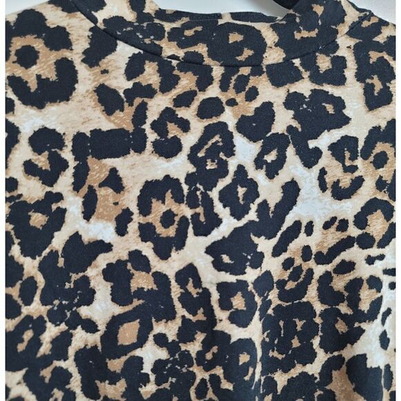 GAZE Cropped Leopard Print Top - Picture 2 of 7